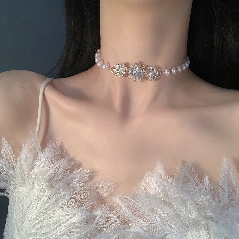 Korean Elegant Luxury Pearl Beads Choker Necklace For Women Girls Fashion Flower Crystal Short Necklace Party Jewelry