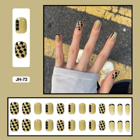 Graduation gifts 24pcs/box Classic Checkerboard Pattern Geometric Simplicity Nail Art Short False Nails With Glue Fake Nails With Wearing Tools